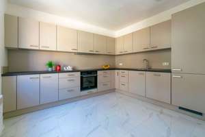Lichtdurchflutet und mit Sonnenbalkon – 2½-Zimmer-Wohnung in Stuttgart-Süd – Neugereutstraße 10, 70199 Südheim, Stuttgart – Vorschaubild 1