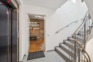 Stilvolle Maisonettewohnung in idyllischer Seitenstraße – Die vollständige Adresse der Immobilie erhältst du vom Anbieter., 81825 Josephsburg, München – Vorschaubild 2