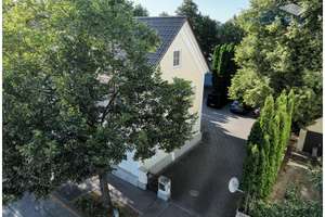 Luxuriöses Familiendomizil mit Doppelgarage und großzügigem Grundstück im eleganten Design – Die vollständige Adresse der Immobilie erhältst du vom Anbieter., 86830 Schwabmünchen – Vorschaubild 4