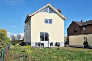 Wohneigentum im Zweifamilienhaus mit Garten und schöner Aussicht auf den Altrhein – Kleve (Kreis) – Vorschaubild 1