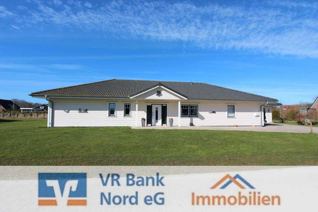 Immobilie in Dagebüll - Wohntraum zur ebenen Erde - Wohnhaus mit separater Einliegerwohnung und Doppelcarport - Bild 0