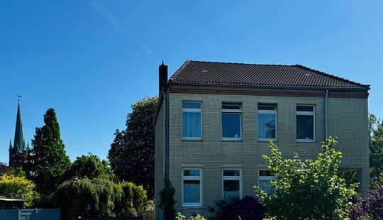 Bild von Attraktives Zweifamilienhaus in Hamburg-Moorfleet, hervorragend vermietet, zentral gelegen und gleic