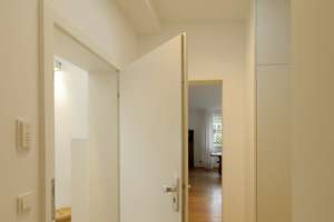 Traumhaft sonnige, ruhige, elegante 4 Raum DG Wohnung mit umlaufender Terrasse! – Nibelungenstraße 55d, 80639 Nymphenburg, München – Vorschaubild 52