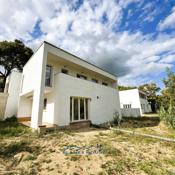 Neubau-Haus zum Verkauf in Maçanet de la Selva