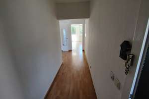 4-Zimmer Wohnung im 1.OG mit Aufzug, Küche, Bad und Süd-Balkon – Lange Straße 100, 44579 Castrop-Rauxel – Vorschaubild 3