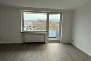 3-Zimmer-Wohnung mit Balkon in Wuppertal-Oberbarmen (Erstbezug nach Sanierung) – Brändströmstraße 4, 42275 Wuppertal – Vorschaubild 3