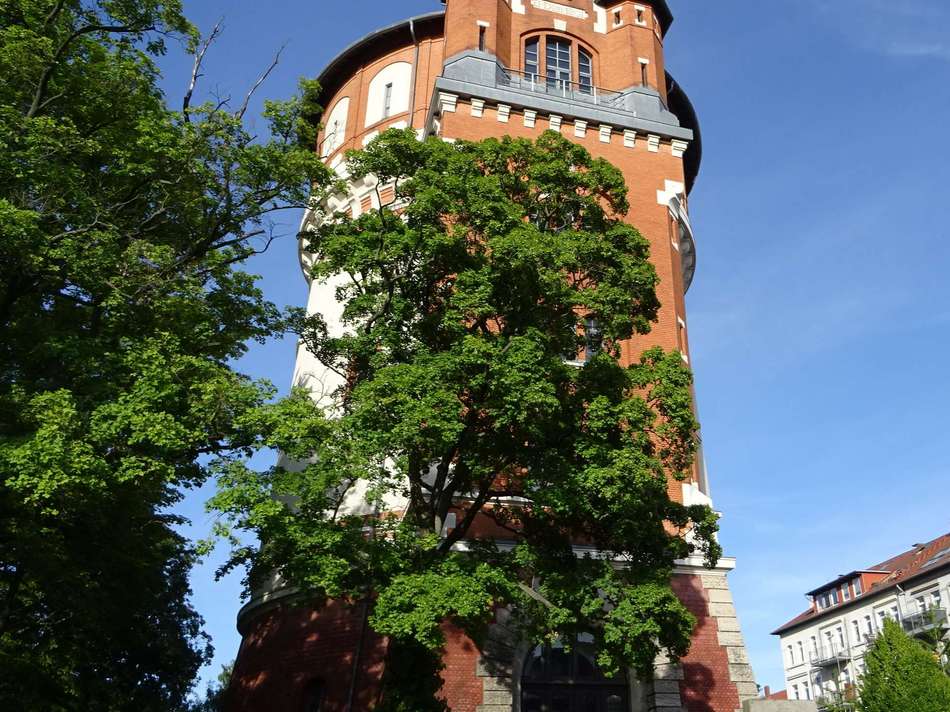 Das Haus mit Wasserturm