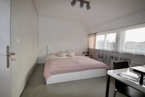 Sonniges 4-Familienhaus mit großen Südbalkonen in ruhiger und grüner Lage von S-Vaihingen – Die vollständige Adresse der Immobilie erhältst du vom Anbieter., 70563 Vaihingen-Mitte, Stuttgart – Vorschaubild 7