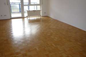 CITY CRUISER / Aber sehr ruhig gelegen. Schöne 3-Zimmerwohnung mit Einbauküche, Balkon + Tiefgarage – Schiersteiner Str. 37A, 65187 Rheingauviertel / Hollerborn, Wiesbaden – Vorschaubild 3