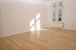 ALTBAUWOHNUNG IN INNENSTADTLAGE! Ca. 107 m² Wfl, 4 Zimmer, 3 Schlafzimmer, 1 Badezimmer und Garage. – Die vollständige Adresse der Immobilie erhältst du vom Anbieter., 65185 Mitte, Wiesbaden – Vorschaubild 9