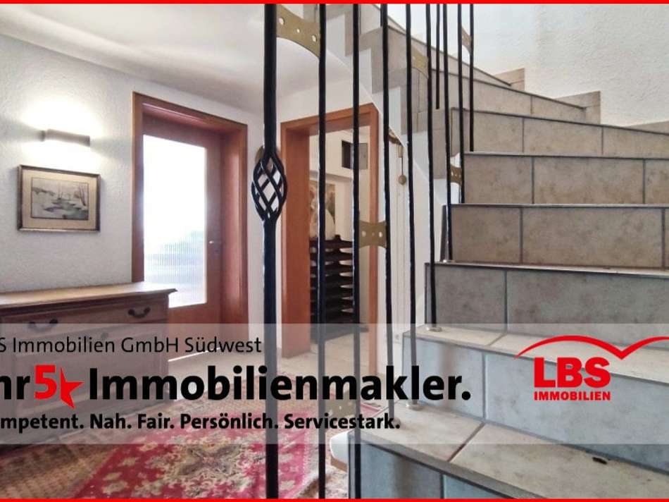 Treppe Untergeschoss mit Büro