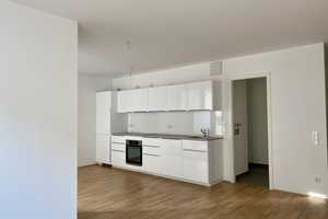 Attraktive, schöne 2-Zimmer-Wohnung mit Loggia in Neustadt-Süd, Nähe St. Maternus Kirche – Die vollständige Adresse der Immobilie erhältst du vom Anbieter., 50678 Neustadt/Süd, Köln – Vorschaubild 4