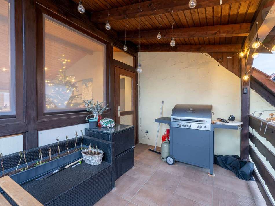 Haus vorne Terrasse