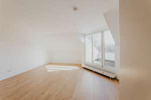 SONNIGES WOHNGLÜCK – LICHTDURCHFLUTETE 2-ZIMMER-DACHGESCHOSSWOHNUNG MIT ZWEI LOGGIEN – Die vollständige Adresse der Immobilie erhältst du vom Anbieter., 81929 Englschalking, München – Vorschaubild 14