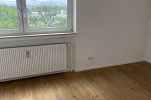 3-Zimmer-Wohnung mit Weitblick und viel Licht – Reichenaustr. 20, 81243 Aubing-Süd, München – Vorschaubild 5