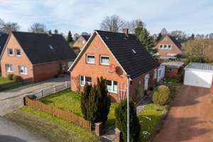 Charmantes Einfamilienhaus in zentraler Lage von Aurich – Die vollständige Adresse der Immobilie erhältst du vom Anbieter., 26603 Aurich – Vorschaubild 2
