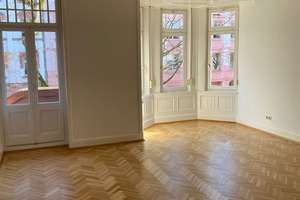 Repräsentative Altbauwohnung mit 5 Zimmern, großem Balkon und EBK in Offenbacher Bestlage – 63069 Klinikum Offenbach, Offenbach am Main – Vorschaubild 3