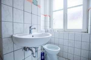 Do it yourself: Handwerker-Wohnung – 3 Zimmer – mit Balkon, Badewanne und Tageslichtbad – Holteistraße 5, 10245 Berlin – Vorschaubild 4