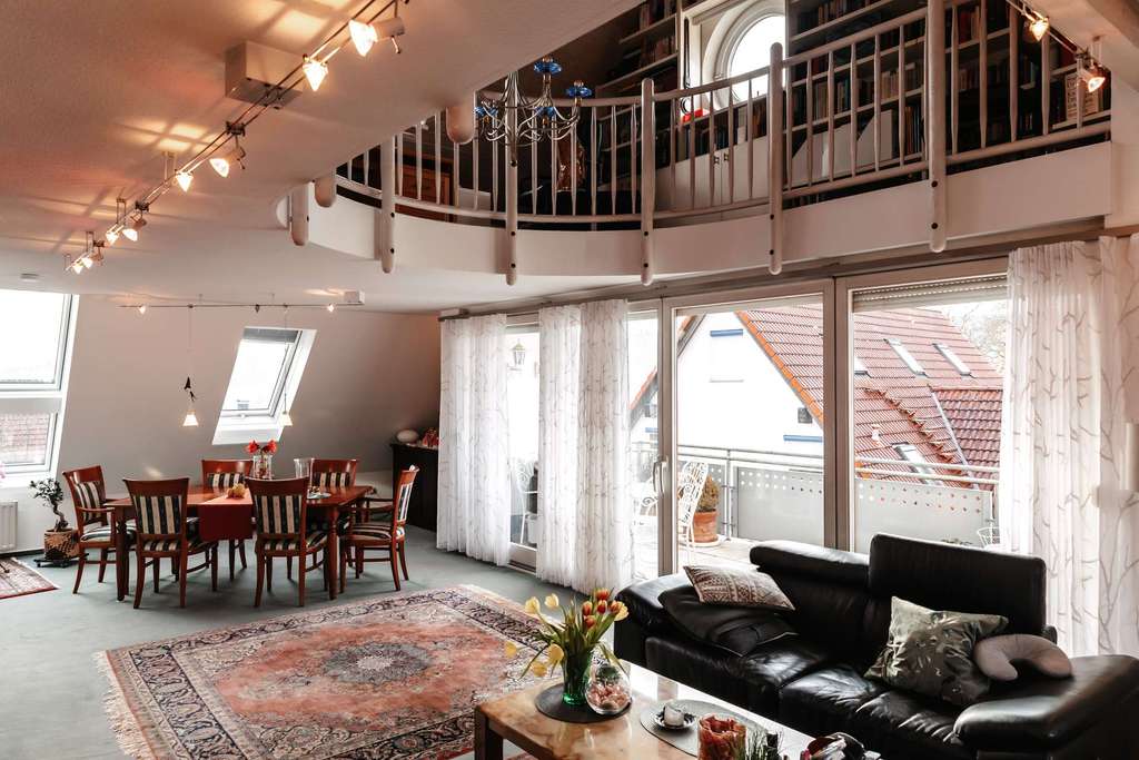 Immobilie in Simmozheim - Exklusive Maisonettewohnung mit Galerie, Südbalkon und 2 Stellplätzen | 2 Bäder en Suite - Bild 0