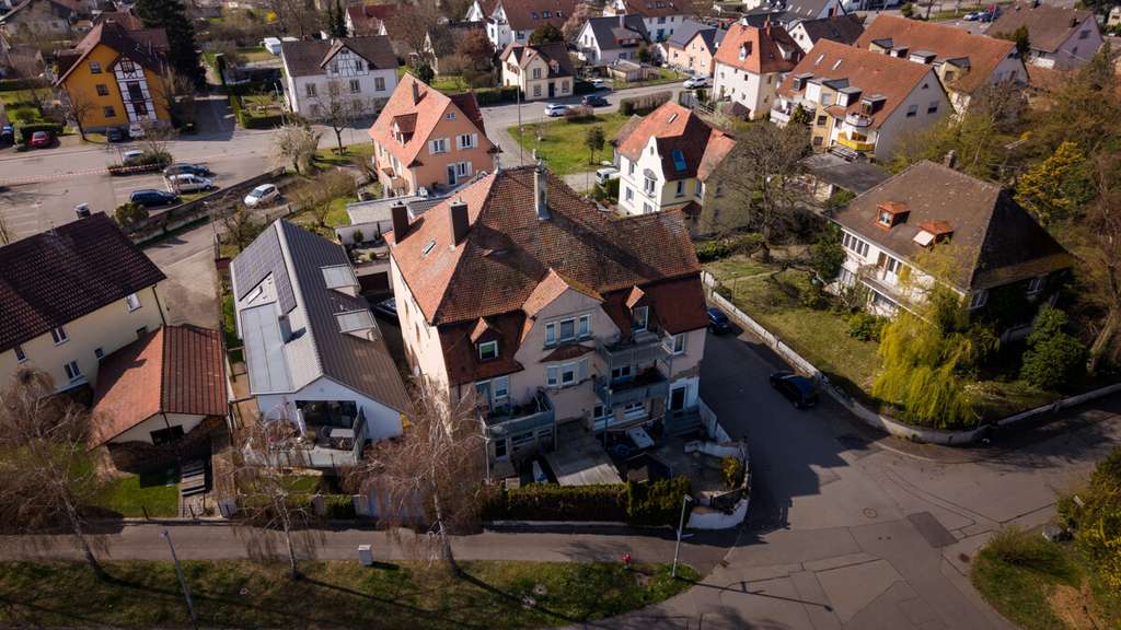 Immobilie in Rielasingen-Worblingen - Kapitalanlage mit Seltenheitswert: 3 vermietete Einheiten & Mehrheitsanteil - Bild 0