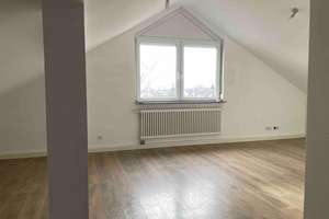 Helle, gemütliche Dachgeschosswohnung mit großzügigem Wohnraum und Blick auf die Schwäbische Alb – Die vollständige Adresse der Immobilie erhältst du vom Anbieter., 72760 Reutlingen-Mitte, Reutlingen – Vorschaubild 4