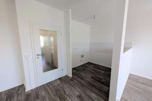 Helle 3-Raumwohnung mit LED-Spots und traumhaftem Ausblick – Wenzel-Verner-Straße 21, 9120 Helbersdorf, Chemnitz – Vorschaubild 5