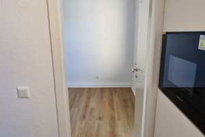 Sanierte Whg. in ruhigem gepflegten Haus mit EBK + Balkon 5 Min. zum HbH – Ellerstraße 55, 40227 Düsseldorf – Vorschaubild 14