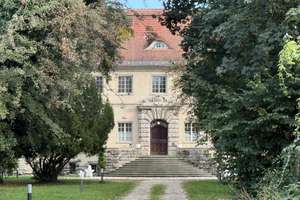 Charmantes Einfamilienhaus auf Schlossgrundstück mit Pool und Sauna in Potsdam mit viel Potenzial  – Die vollständige Adresse der Immobilie erhältst du vom Anbieter., 14476 Fahrland, Potsdam – Vorschaubild 2
