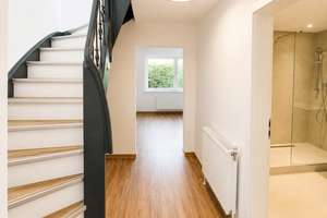 **Schicke, hochwertig ren. DHH mit toller EBK, schönem Garten u. Garage, Hallbergmoos (S8)** – Die vollständige Adresse der Immobilie erhältst du vom Anbieter., 85399 Hallbergmoos – Vorschaubild 6