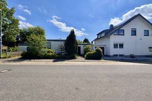SAYAN Immobilien - Pulheimer Malerviertel: Freistehender Bungalow mit Aufstockungspotential - – Die vollständige Adresse der Immobilie erhältst du vom Anbieter., 50259 Pulheim – Vorschaubild 2