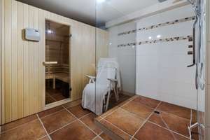 Stilvolles Effizienzhaus KfW55 mit Sauna, EBK, Garage und Gartenidylle in begehrter Lage – Die vollständige Adresse der Immobilie erhältst du vom Anbieter., 61250 Usingen – Vorschaubild 18