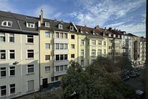 Frisch sanierte 3-Zimmer-Wohnung mit Balkon, Aufzug und Keller in Düsseldorf