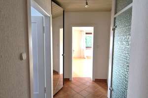 RESERVIERT! Charmante modernisierte Doppelhaushälfte mit Gartengrundstück und Garage – Die vollständige Adresse der Immobilie erhältst du vom Anbieter., 60437 Nieder-Erlenbach, Frankfurt am Main – Vorschaubild 2