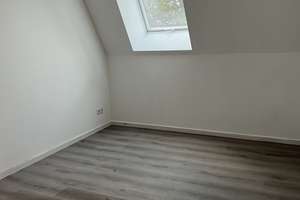 Tolle 2 Zimmer-Wohnung mit Balkon, Einbauküche wartet auf Sie! – Semmelweisstraße 22, 12524 Altglienicke, Berlin – Vorschaubild 7