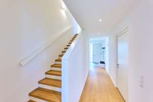 Exklusives Familiendomizil mit moderner Architektur und viel Platz für die ganze Familie – Die vollständige Adresse der Immobilie erhältst du vom Anbieter., 80997 Moosach-Bahnhof, München – Vorschaubild 10