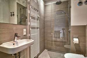 Modernes Townhouse-Studio mit privater Dachterrasse & TG-Stellplätzen in Bestlage – Die vollständige Adresse der Immobilie erhältst du vom Anbieter., 10115 Gesundbrunnen, Berlin – Vorschaubild 4