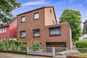Großzügiges und solides Einfamilienhaus mit Tiefgarage und Garten in zentraler Lage von Oslebshausen – Die vollständige Adresse der Immobilie erhältst du vom Anbieter., 28239 Oslebshausen, Bremen – Vorschaubild 1