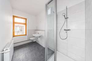 Viel Licht & Platz: 2-Zimmer-Altbauwohnung mit Ost-Balkon – Comeniusstraße 24, 4315 Leipzig – Vorschaubild 8