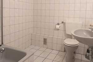 Helle 2- Zimmer, Diele und Bad im 2. OG eines gepflegten MFH in Nähe  zur UNI sowie zur City – Wuppertal – Vorschaubild 10