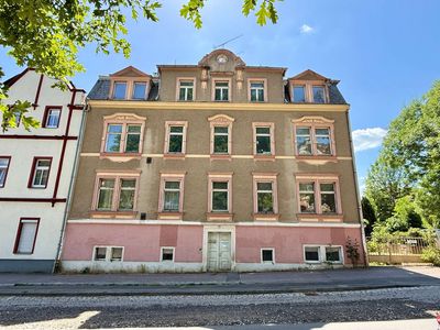Leerstehendes sanierungsbedürftiges Mehrfamilienhaus mit Einfahrt und großem Grundstück in Döbeln