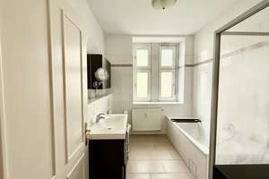Lichtdurchflutetes Zuhause für die Familie – 4 Zimmer in Berlin-Westend – Bredtschneider Strasse 14, 14057 Westend, Berlin – Vorschaubild 8