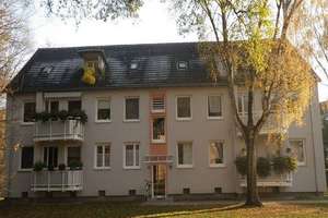 Traumwohnung in Traumlage!... bezugsfertige 3-Zimmer Wohnung mit Balkon in Wedau – Allensteiner Ring 37, 47279 Wedau, Duisburg – Vorschaubild 1