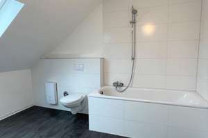 * charmante DACHGESCHOSS 2 ZKG Wohnung mit gemütlichen Holzbalken * Abstellkammer * Ohne Aufzug – Die vollständige Adresse der Immobilie erhältst du vom Anbieter., 66115 Burbach, Saarbrücken – Vorschaubild 8