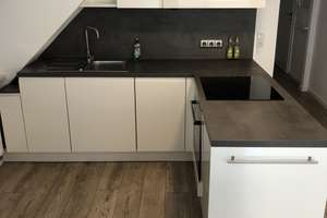 Moderne 2,5-Zimmerwohnung mit EBK in bester Lage