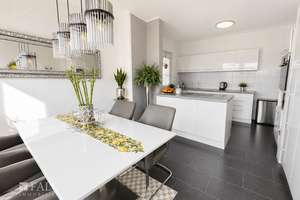 Vielseitiges Wohn- und Geschäftshaus mit Gastronomie und zwei großzügigen Wohnungen – Die vollständige Adresse der Immobilie erhältst du vom Anbieter., 27576 Klushof, Bremerhaven – Vorschaubild 2