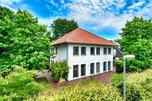 Modernes Energieeffizienz-Haus auf großem Grundstück!