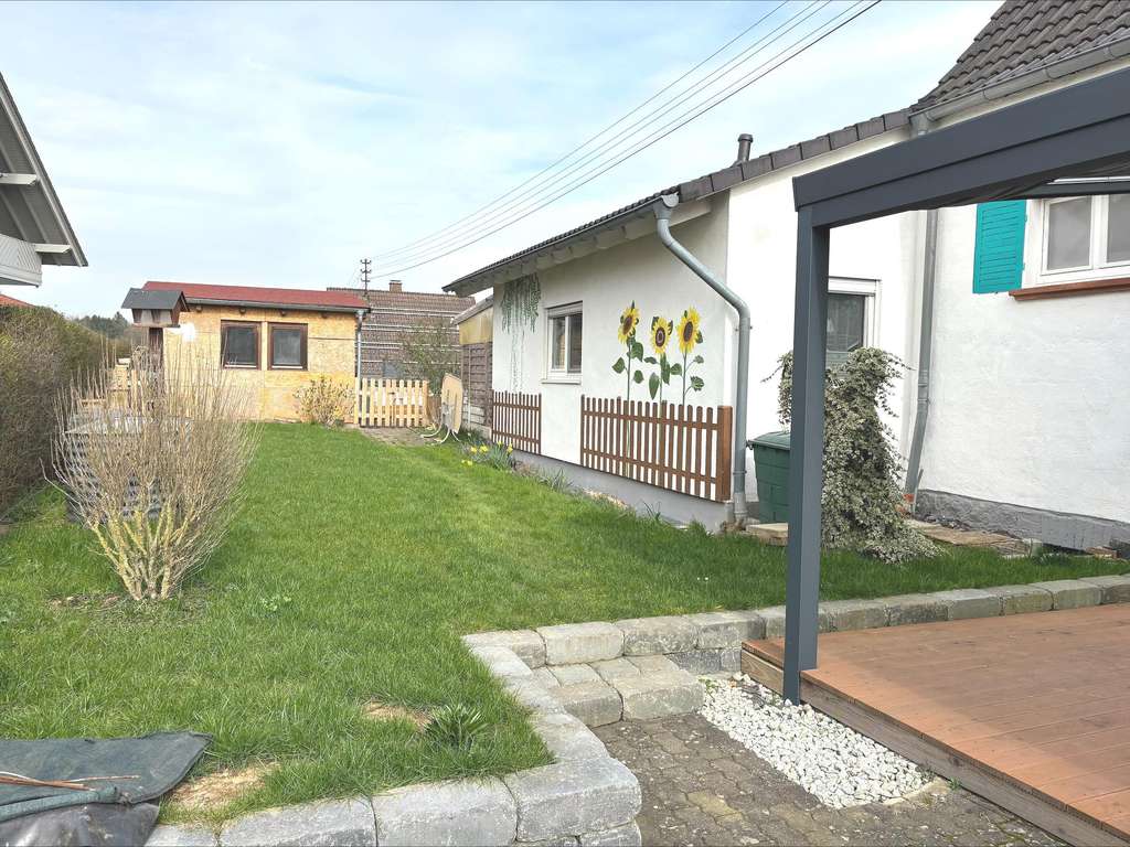 Immobilie in Bannberscheid - Charmantes Zuhause mit viel Platz, Einliegerwohnung und attraktiven Möglichkeiten.  - Bild 2