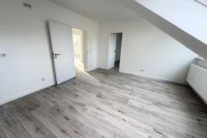 *Wunderschöne helle, top sanierte 3-Raum DG-Wohnung sucht Liebhaber*Flottenstraße – Flottenstraße 36, 40229 Eller, Düsseldorf – Vorschaubild 2