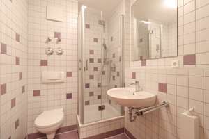 Helle Souterrain-Oase mit Terrasse – stilvoll möbliertes Wohnerlebnis – Mönchstraße 25, 70191 Am Pragfriedhof, Stuttgart – Vorschaubild 8