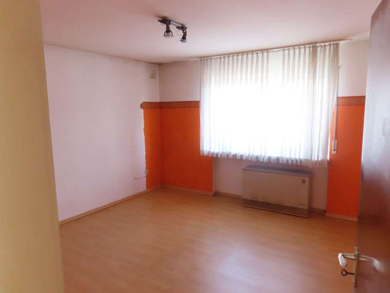 Immobilie in Eggenstein-Leopoldshafen - Zweifamilienhaus mit Nebengebäude und Garten in Eggenstein-Leopoldshafen - Bild 8